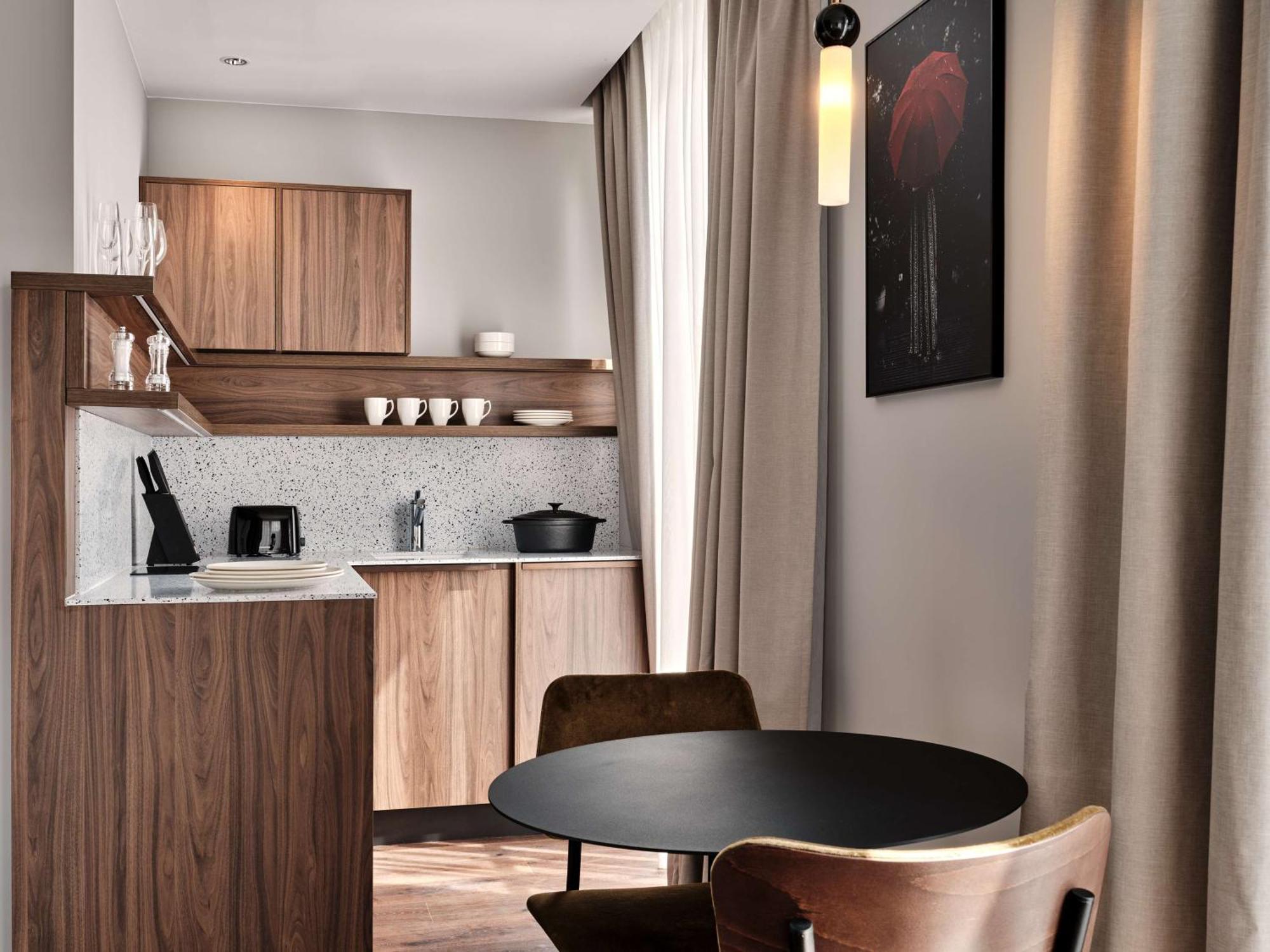 Radisson Red Hotel & Radisson Red Apartments, Cracovia Exterior foto
