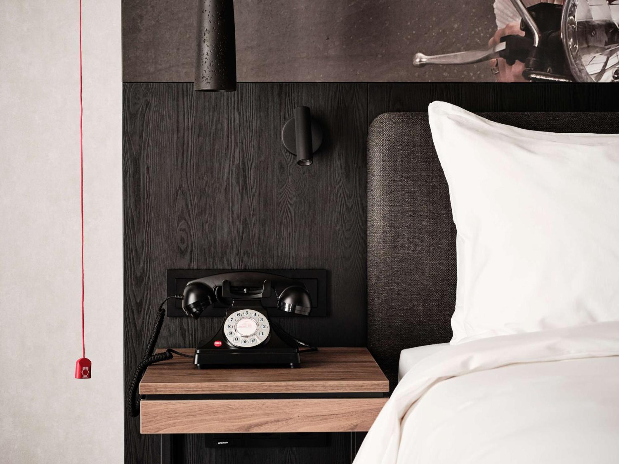 Radisson Red Hotel & Radisson Red Apartments, Cracovia Exterior foto
